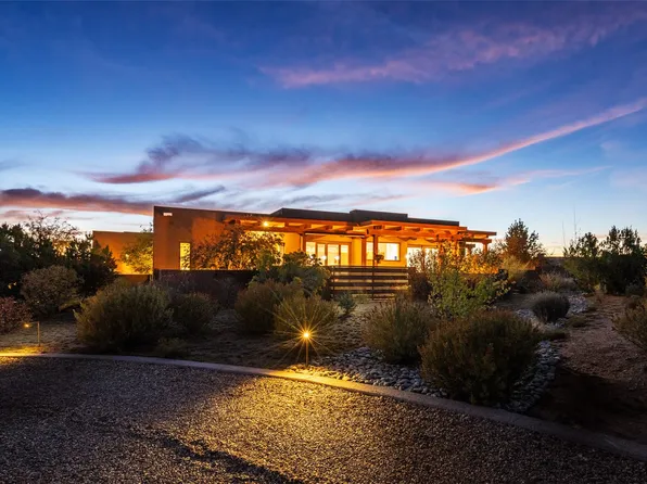 5 Rising Moon, Santa Fe, NM 87506