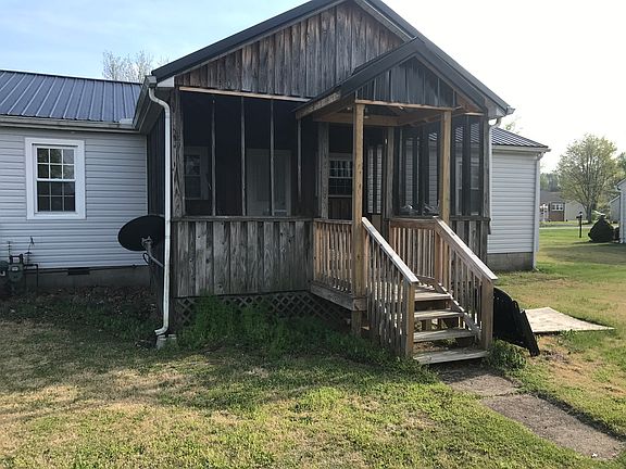 Rear covered deck