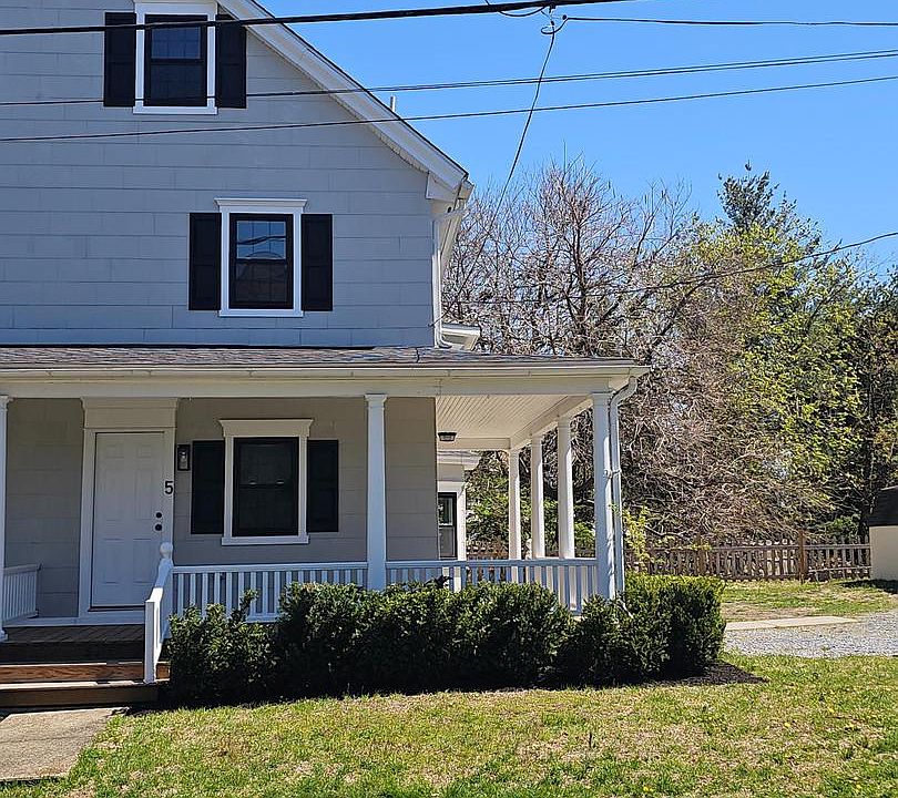 1st image of 5 N Locust Ave