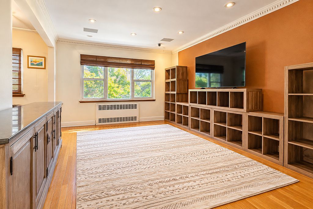 2-bedroom apartment for rent in Queens