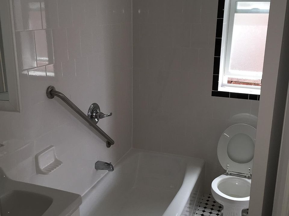 2nd image of 2730 Grand Concourse
