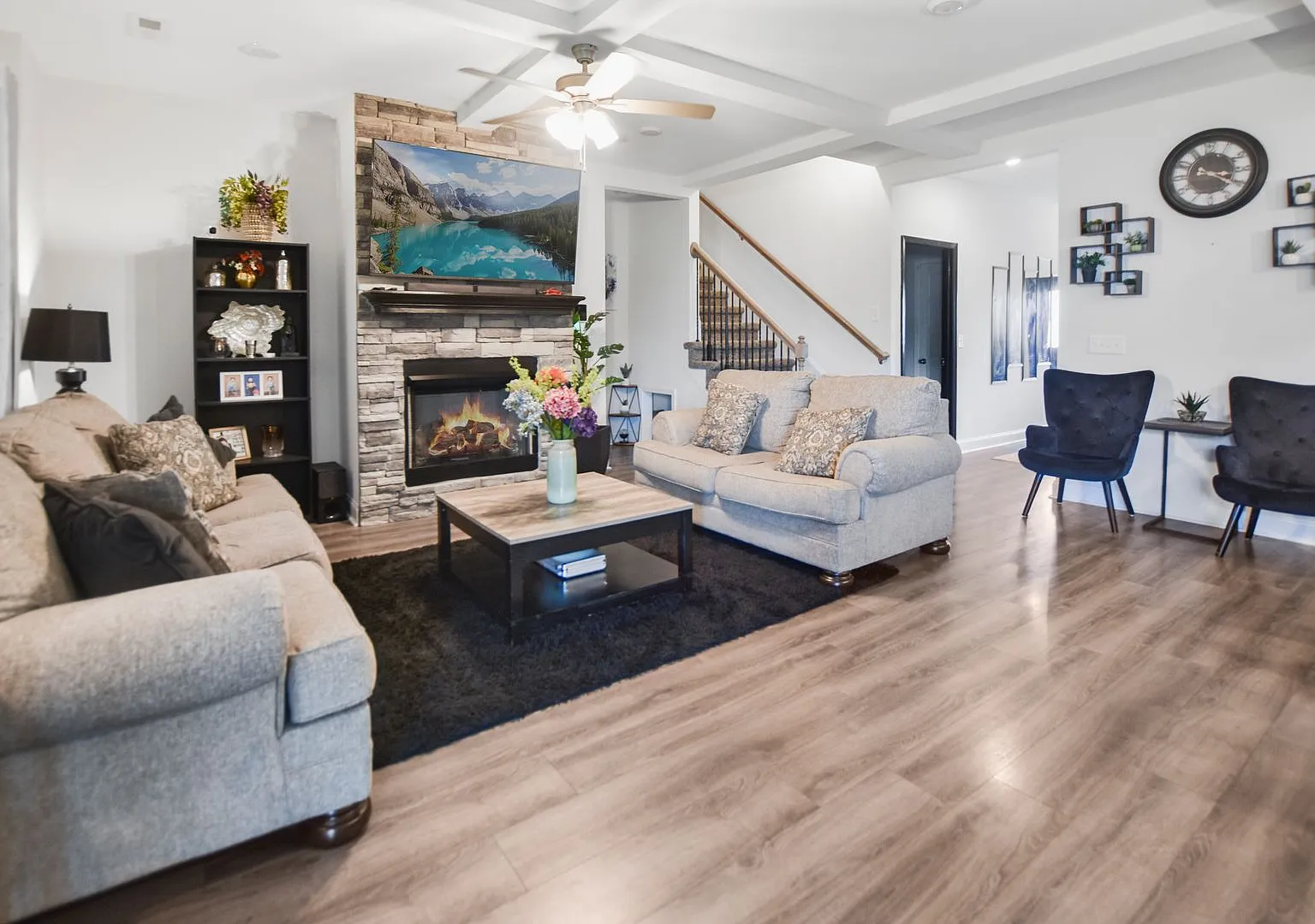 Pet Friendly Four Bedroom! — Photo 2