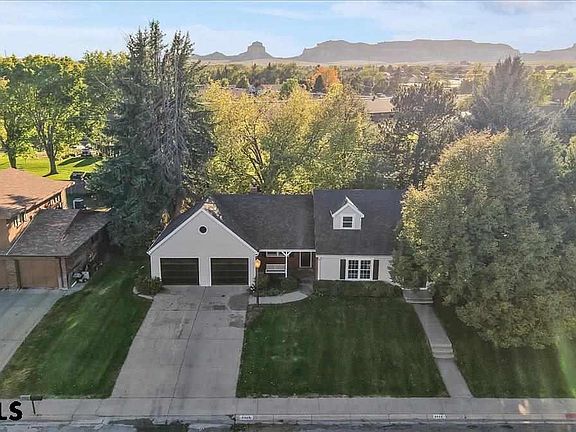 2nd image of 2445 Valencia Dr