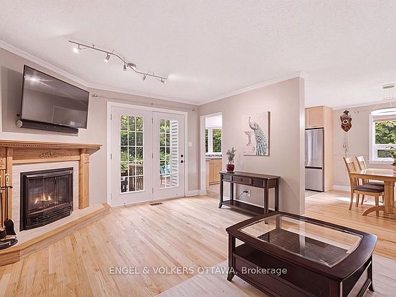 5th image of 401 Saint Denis St
