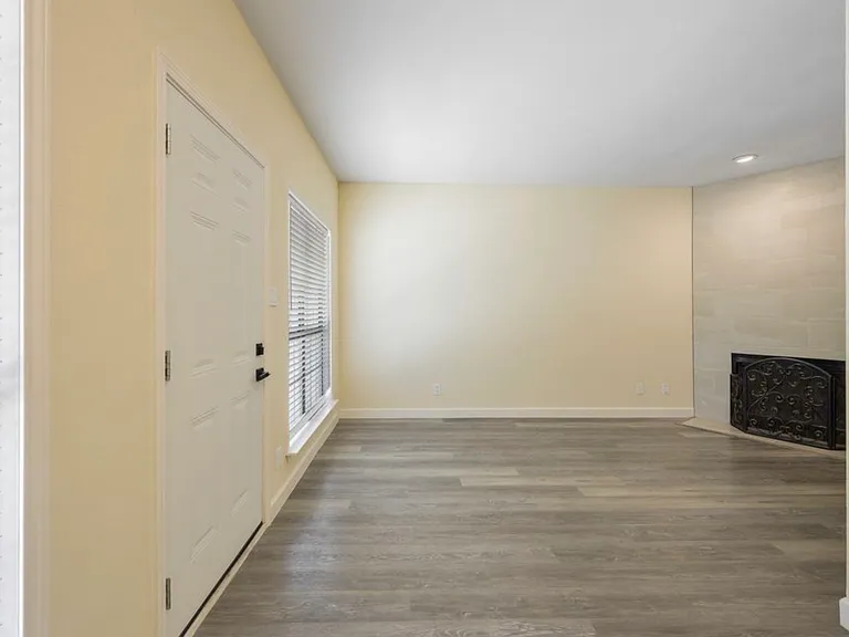 4623 Gaston Ave #7 — Photo 4