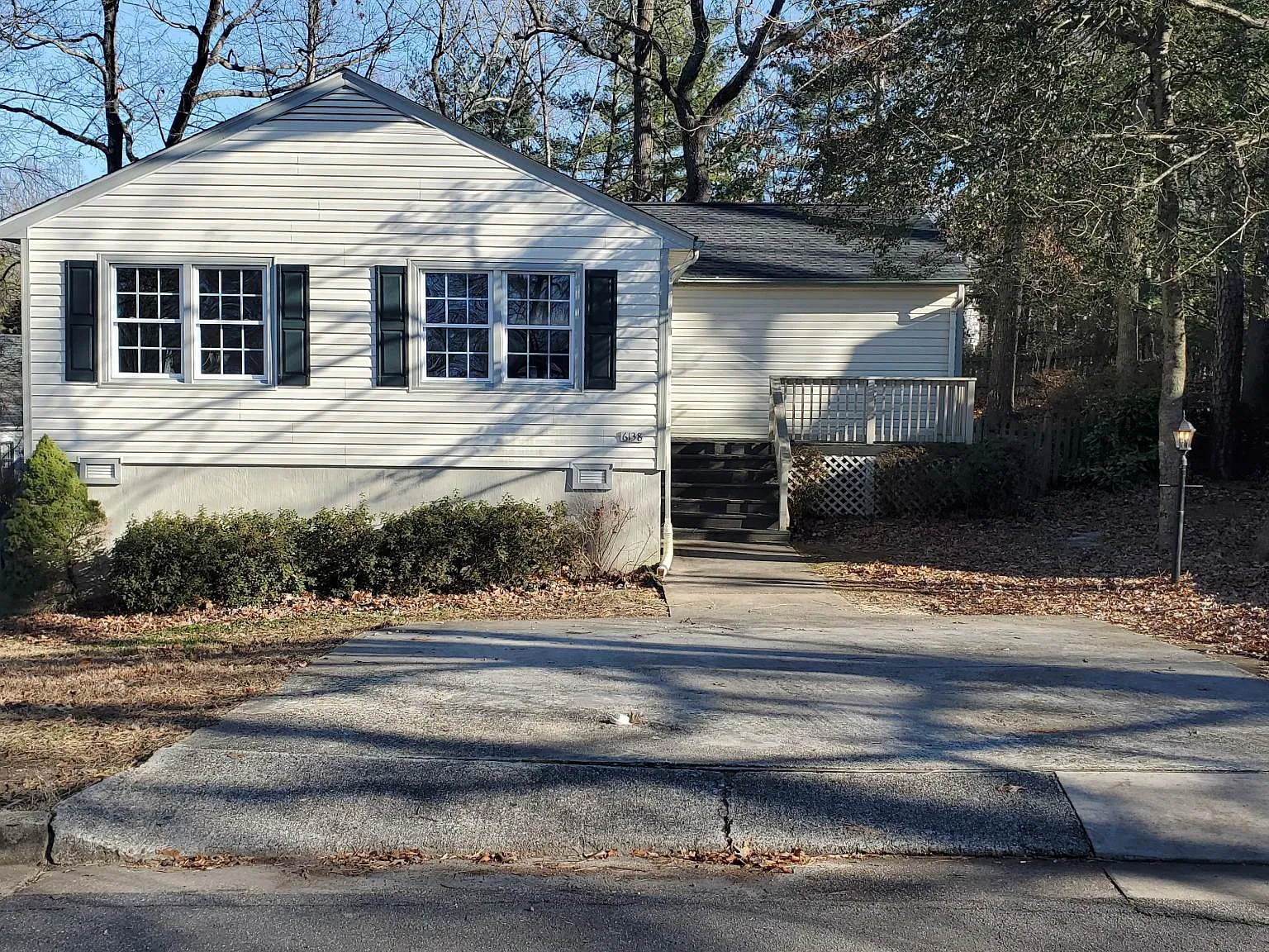 4 bed, 1350 sqft, $2,600 — Photo 1