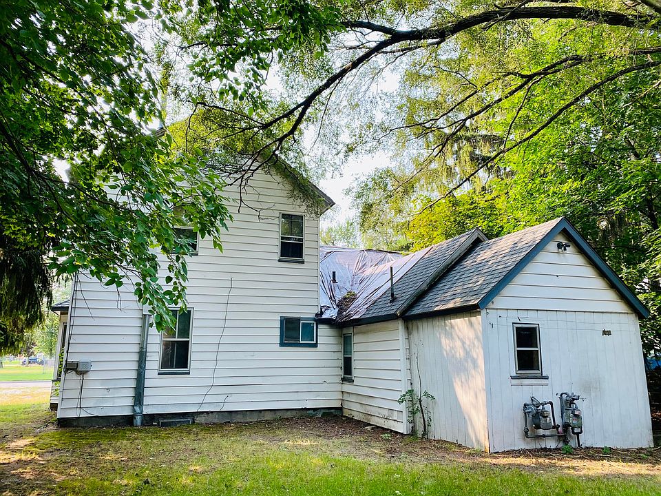 2nd image of 580 McLaughlin Ave