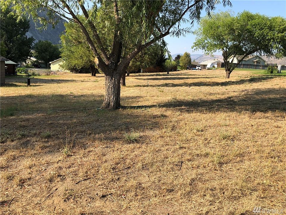2nd image of 24 Orchard Loop N