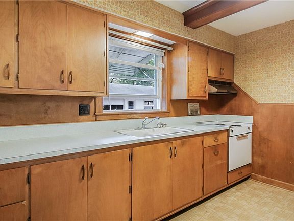 5th image of 1402 Folsom Street