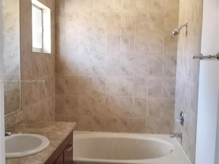 7427 NW 181st Ter #7427 — Photo 17