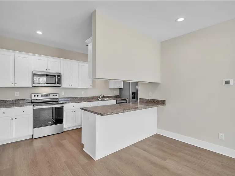 195 Romney St #1 — Photo 19
