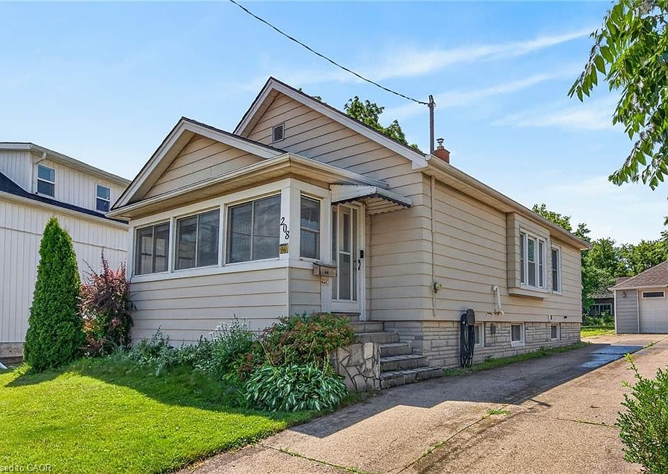 1st image of 208 Carlton St