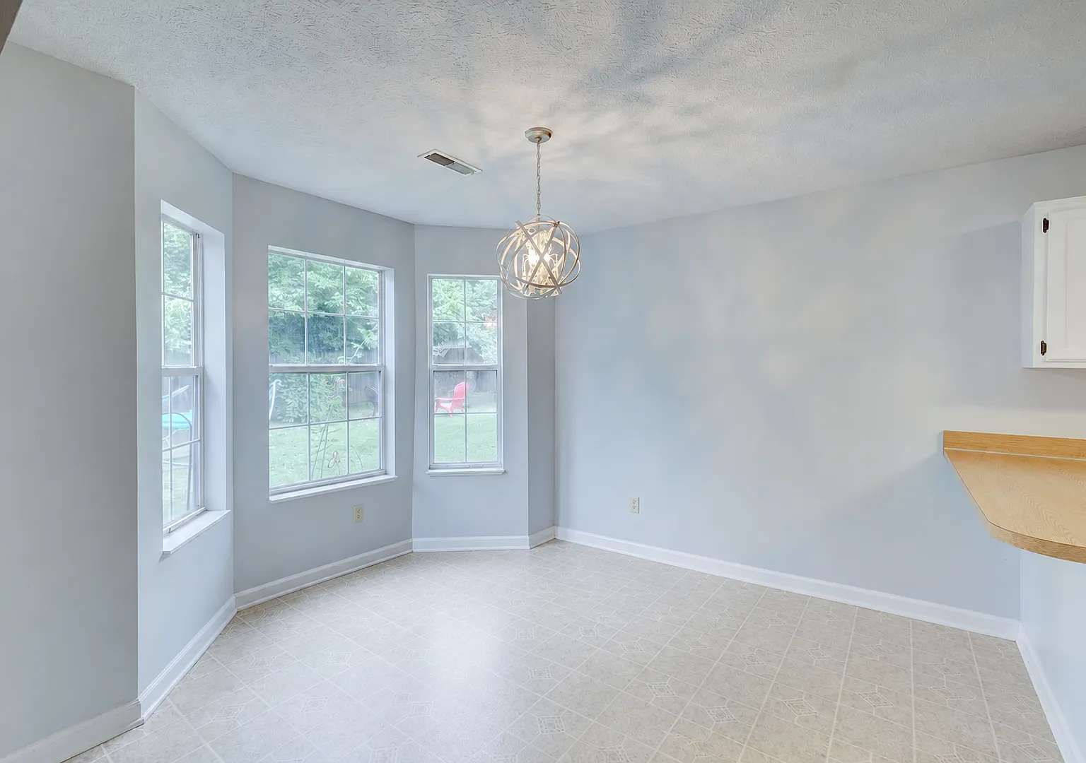 5952 Colchester Dr! — Photo 4
