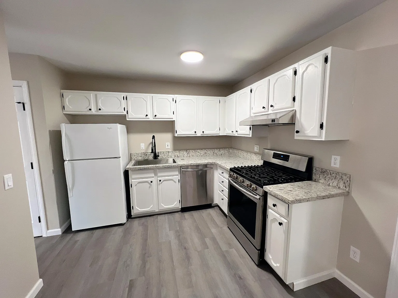 3614 Westport Dr — Photo 4