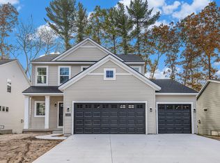 13482 Ashton Dr, Nunica, MI 49448