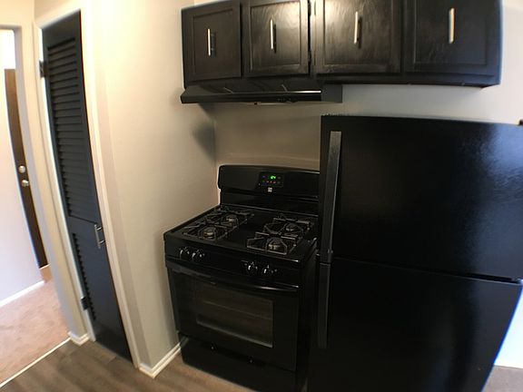 5th image of 247 N Neltnor Blvd APT H1b
