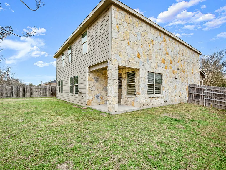 18716 Derby Hill Ln — Photo 31