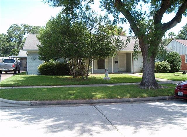 1st image of 8319 Glenscott St