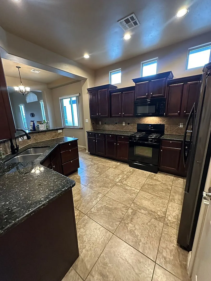 Charming Las Cruces Home with Comfortable Living Space — Photo 4