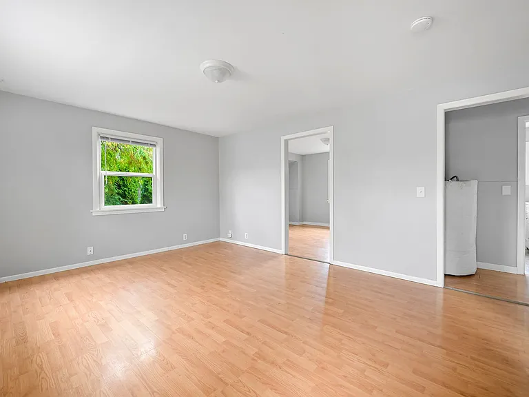 1056 Harrison Ave — Photo 6