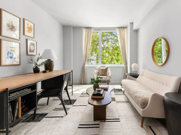 20 River Terrace image 8 of 10