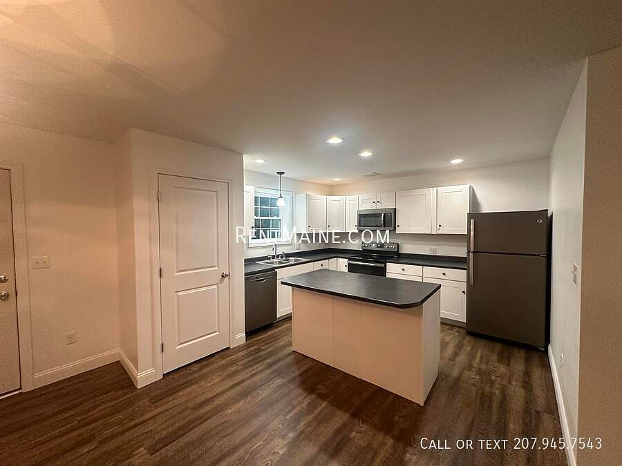 1st image of 70 Basketball Ct