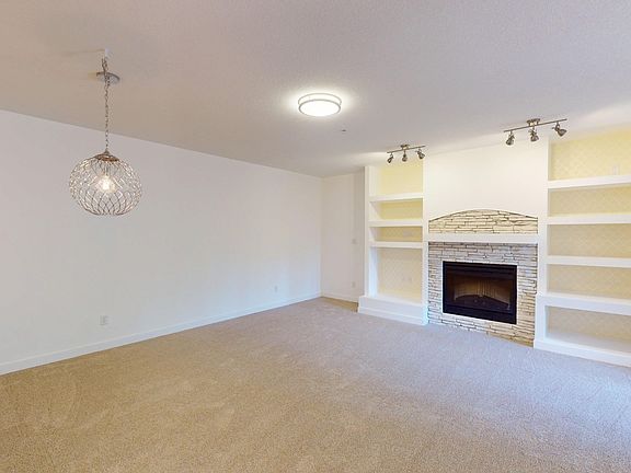 2nd image of 318 Discovery Ridge Blvd SW