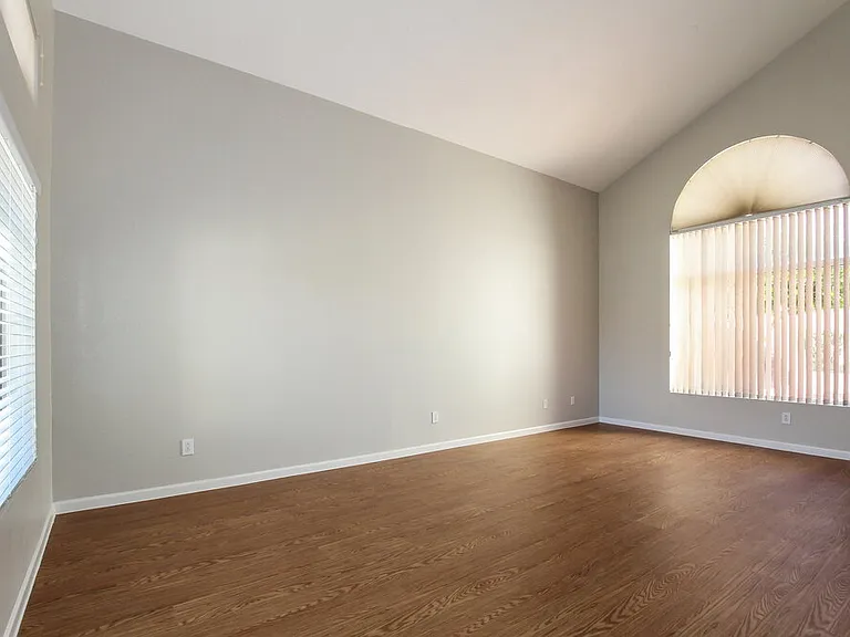 8760 W Melinda Ln — Photo 4