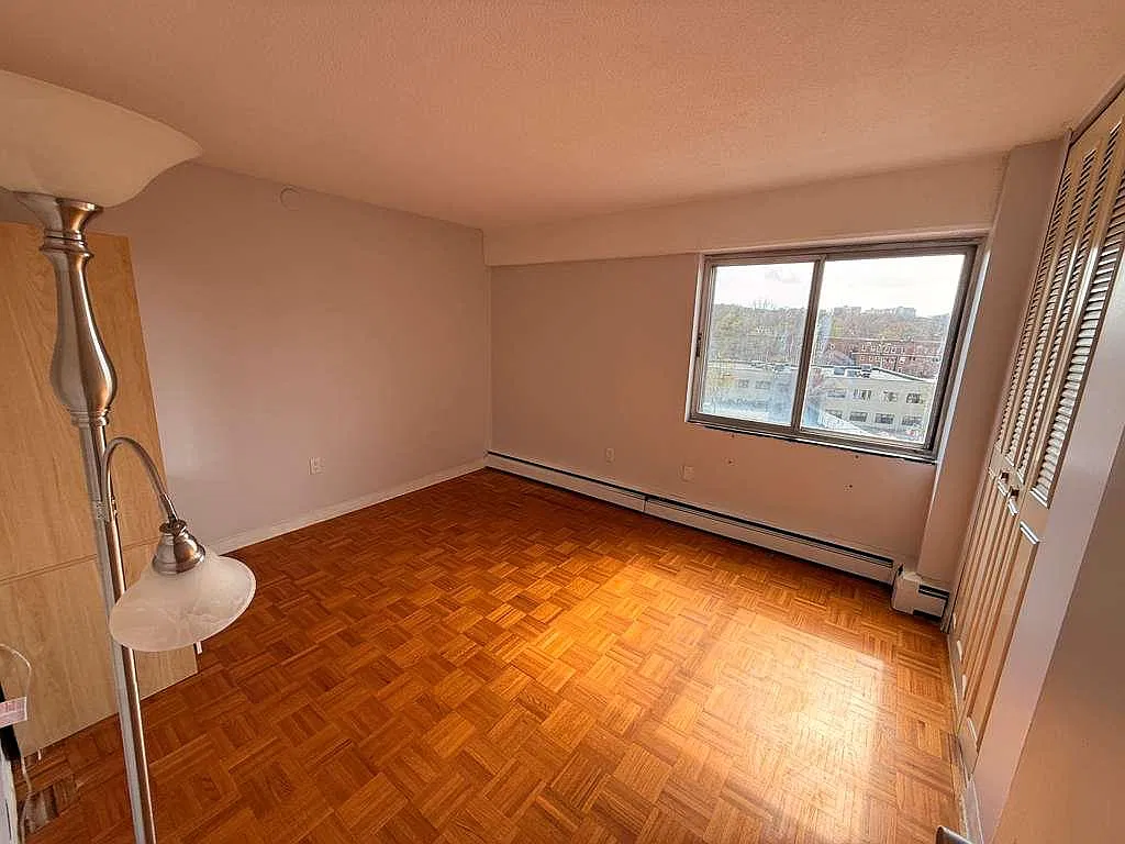 2 bed, 940 sqft, $2,500 — Photo 3