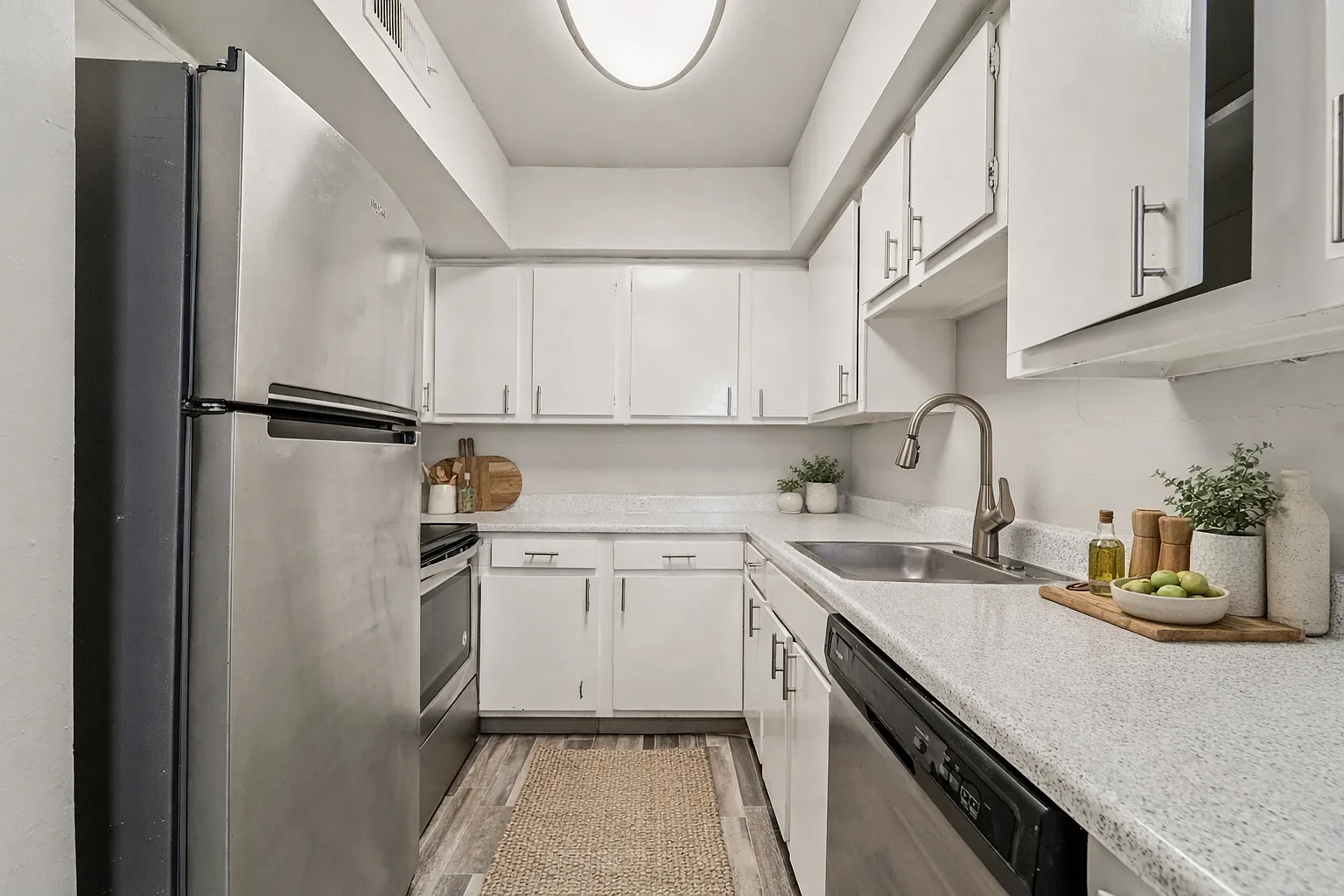Ridley Apartments — Photo 4