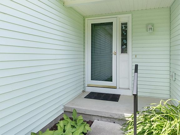 3rd image of 7587 Salmon Creek Rd