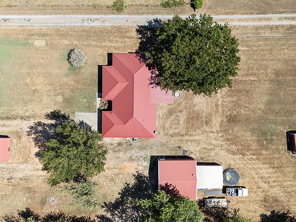 3rd image of 20233 E 570th Rd