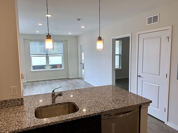 4th image of 587 Connecticut Ave #1G