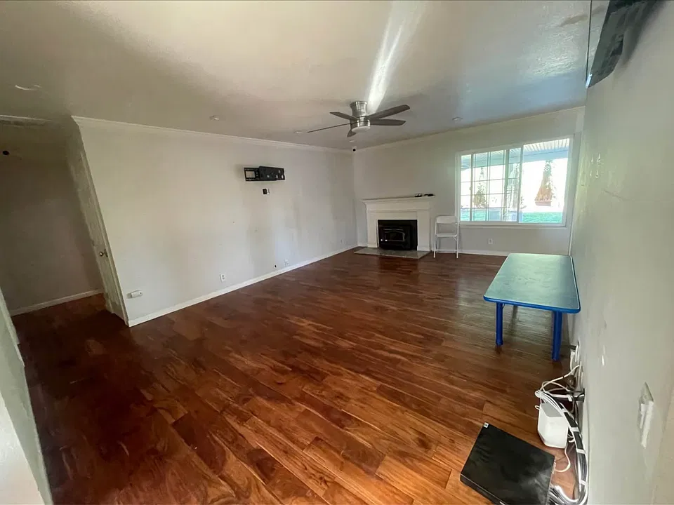 4954 Rue Calais