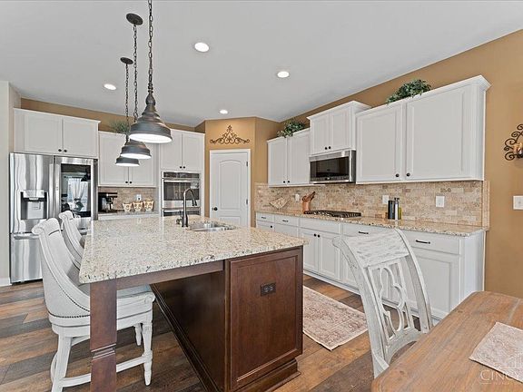 2nd image of 5705 Bassett Trl