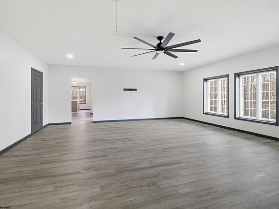 3rd image of 61 Faircrest Dr
