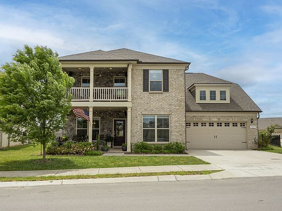 3rd image of 806 Chalkstone Ln