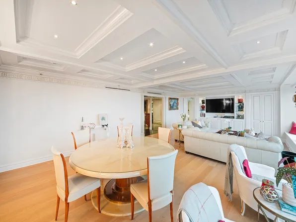 160 Central Park South image 8 of 20