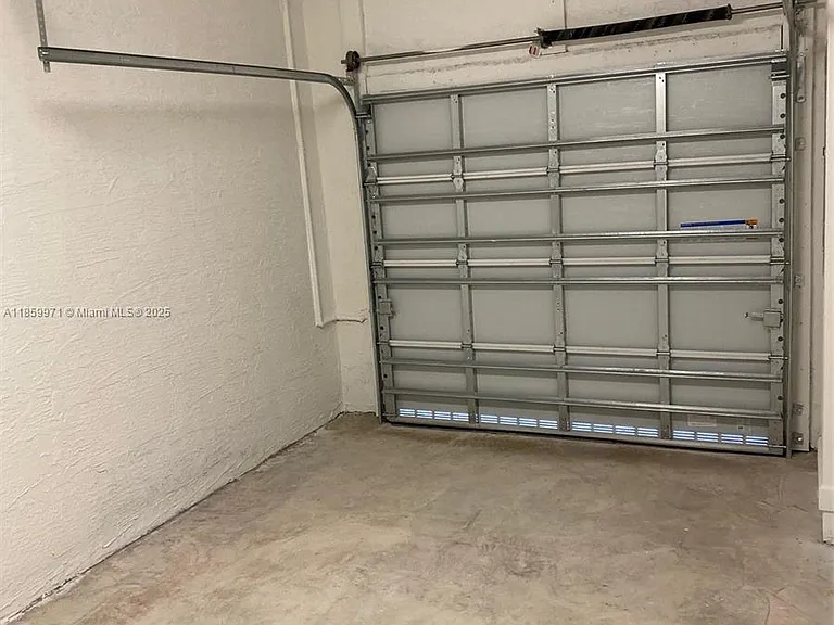 2851 SW 15th Ave #15 — Photo 7