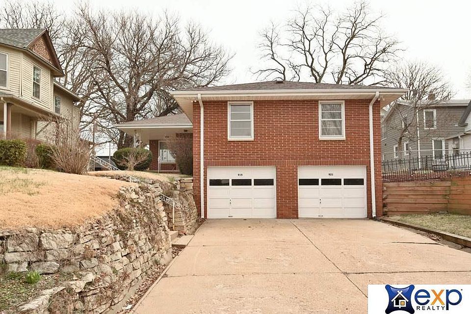 1st image of 919/921 S 37th St