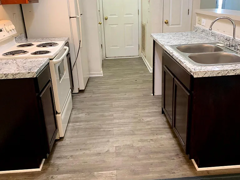 5082 Windsor Forrest Ln — Photo 3