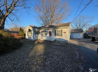 6466 Swiss Garden Dr, Temperance, MI 48182