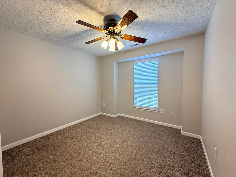 235 Eisenhower Ct — Photo 15