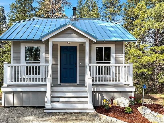 Front of home - railings have been updated since this photo.>