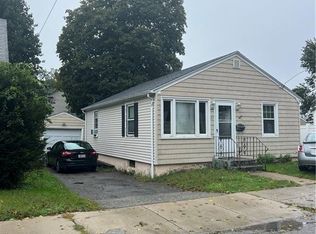 31 Westcott Ave, Providence, RI 02909