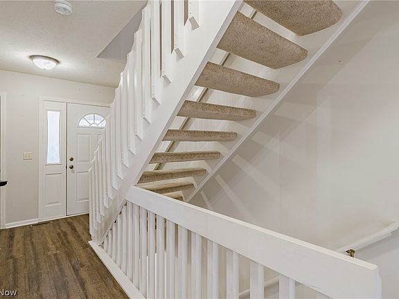 3rd image of 1695 Red Maple Ct