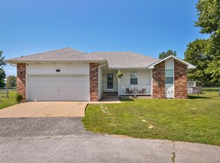 405 Lynn Dr, Clever, MO 65631
