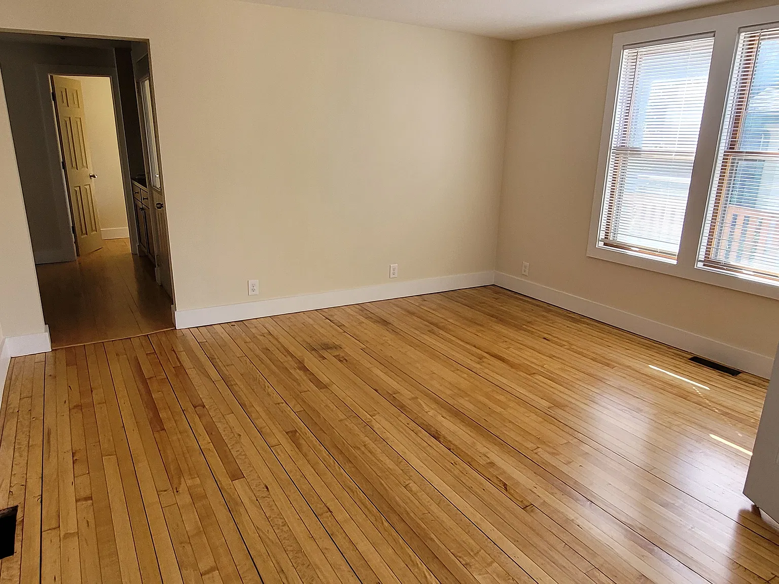 2 bed, 900 sqft, $1,700 — Photo 2