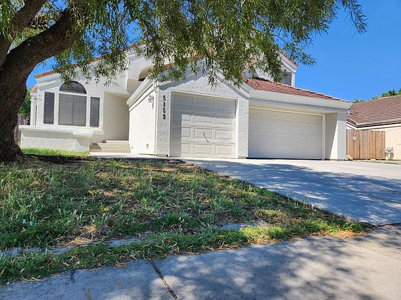3rd image of Laguna Park Dr