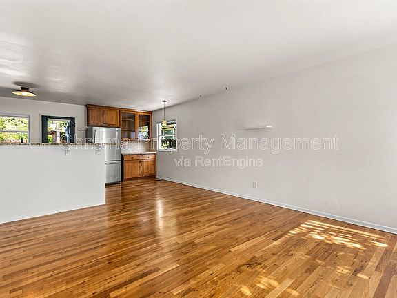 5th image of 7676 N Mississippi Ave